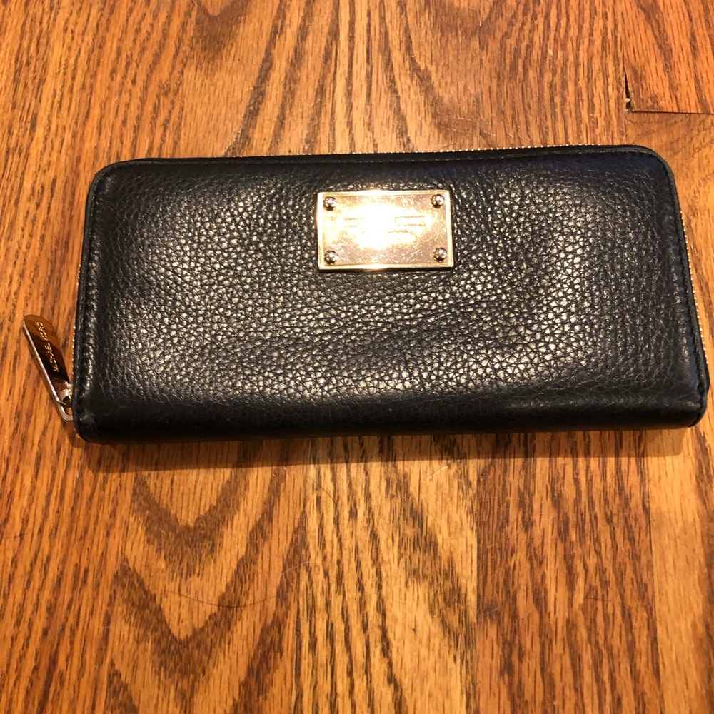 100% Michael Kors Tri-Fold leather Wallet